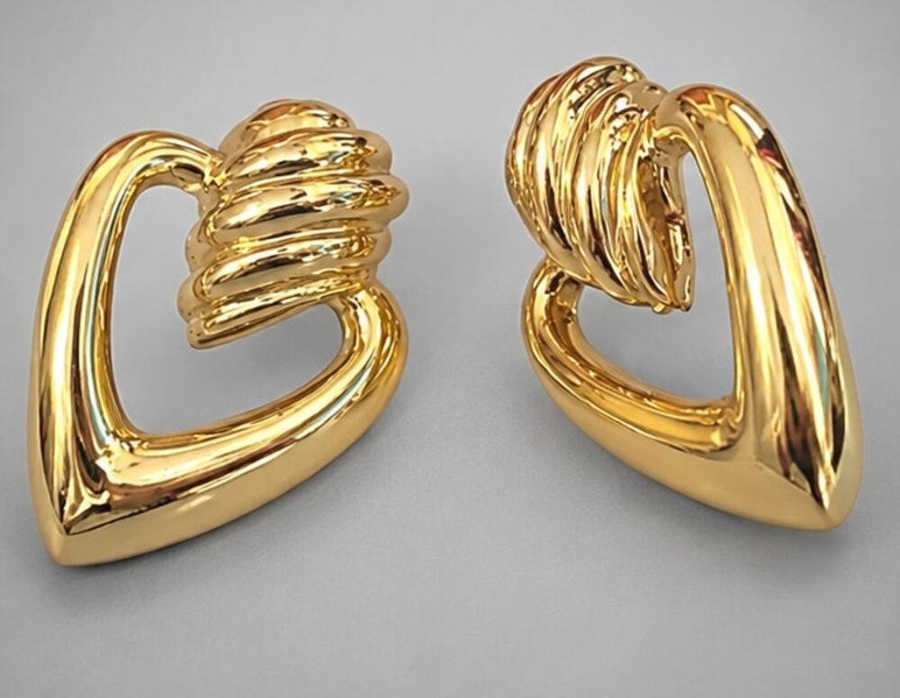 Vintage 1980s Gold-tone Geometric Pierced Earrings 1" Heart Gold Tone gp-6‎